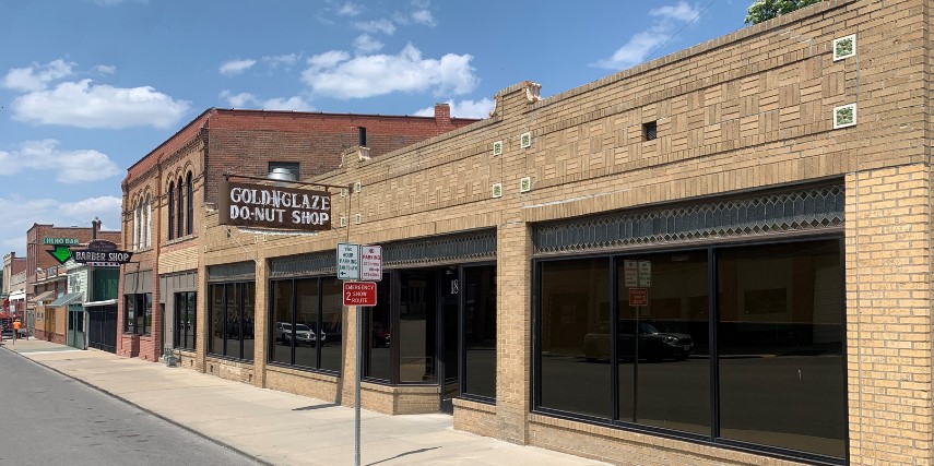 A visit to St. Joe isn't complete without donuts and coffee at Gold-N-Glaze.