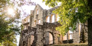 Image of the ruins of a castle in a Missouri State Park.